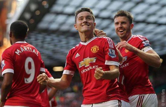 賽中明顯受 賽中明顯受